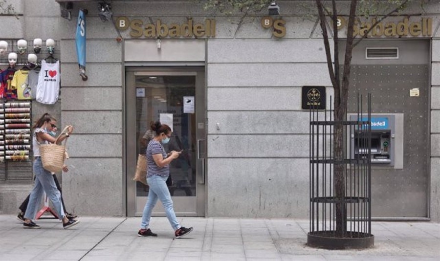 El ERE de Sabadell elevará el ajuste de empleo en la gran banca a 17.000 puestos de trabajo en el último año