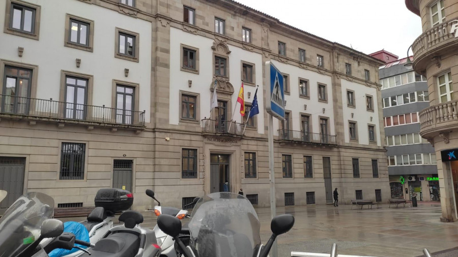 Dos acusados sorprendidos en Caldas de Reis con 40 gramos de cocaína se enfrentan a 3,5 años de cárcel