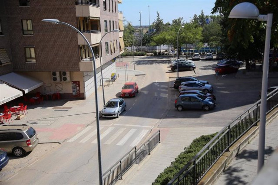 Toledo va recuperando su imagen habitual tras las labores de limpieza realizadas este fin de semana por la DANA