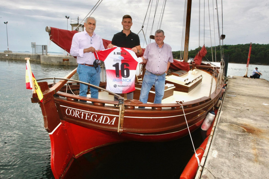 El Arosa homenajea a Carril en la presentación de Alberto Martín