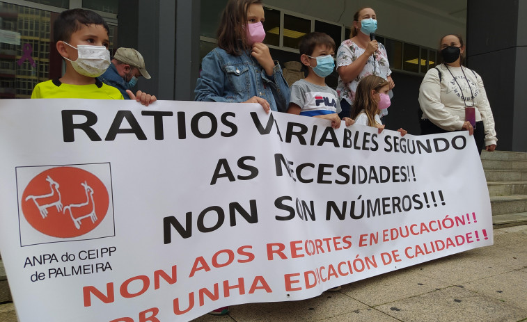 La ANPA del colegio de Palmeira suma apoyos de centros educativos afectados por los recortes en Ribeira