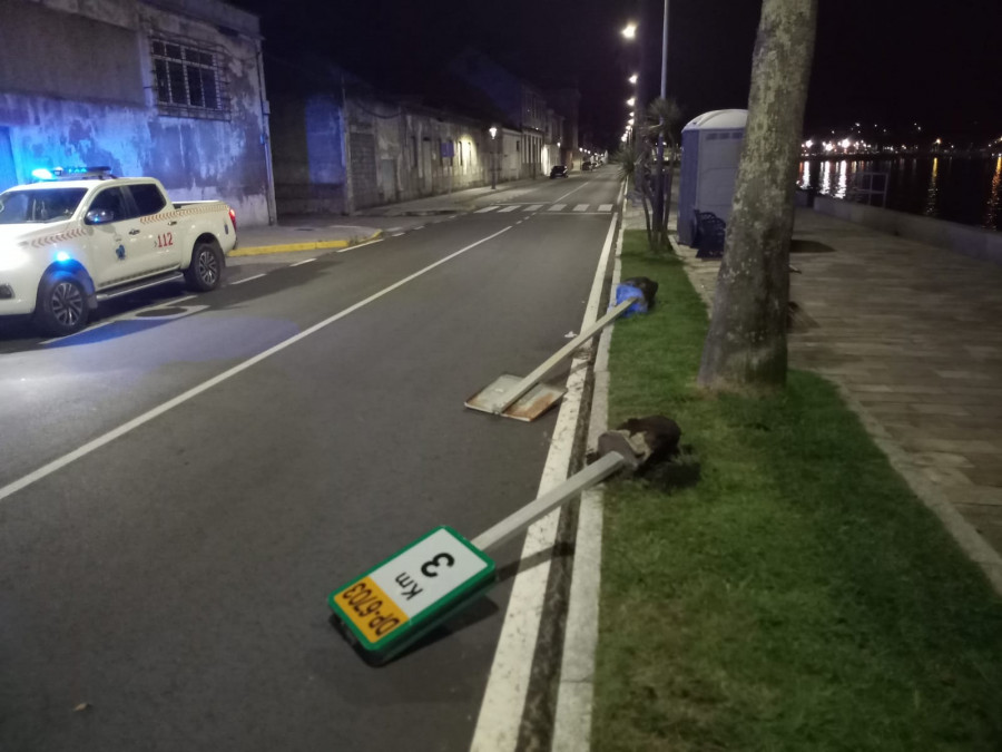 ​A Pobra vuelve a vivir una nueva madrugada movida de actos vandálicos