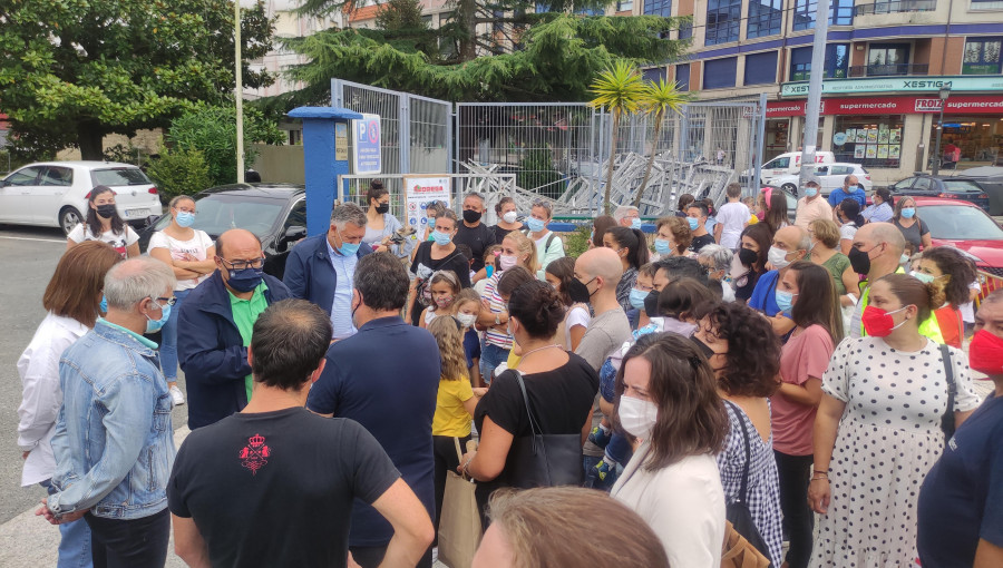 El CEIP de Portonovo inicia el curso este jueves tras las protestas de los progenitores por los retrasos en las obras