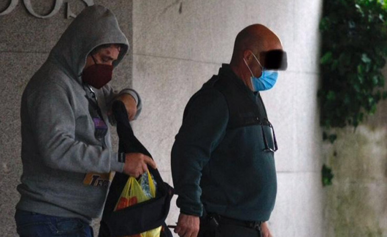Los agentes hallaron más de cinco impactos en la fachada y dentro de la casa tiroteada en Vilanova