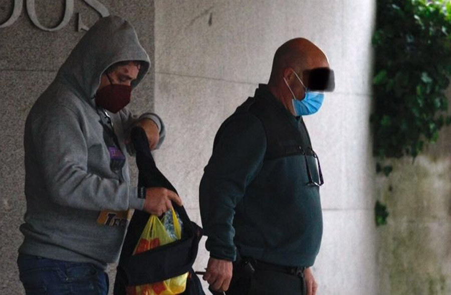 Los agentes hallaron más de cinco impactos en la fachada y dentro de la casa tiroteada en Vilanova