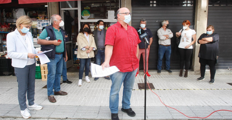 Los ambulantes barajan movilizarse o denunciar el tráfico por el mercadillo