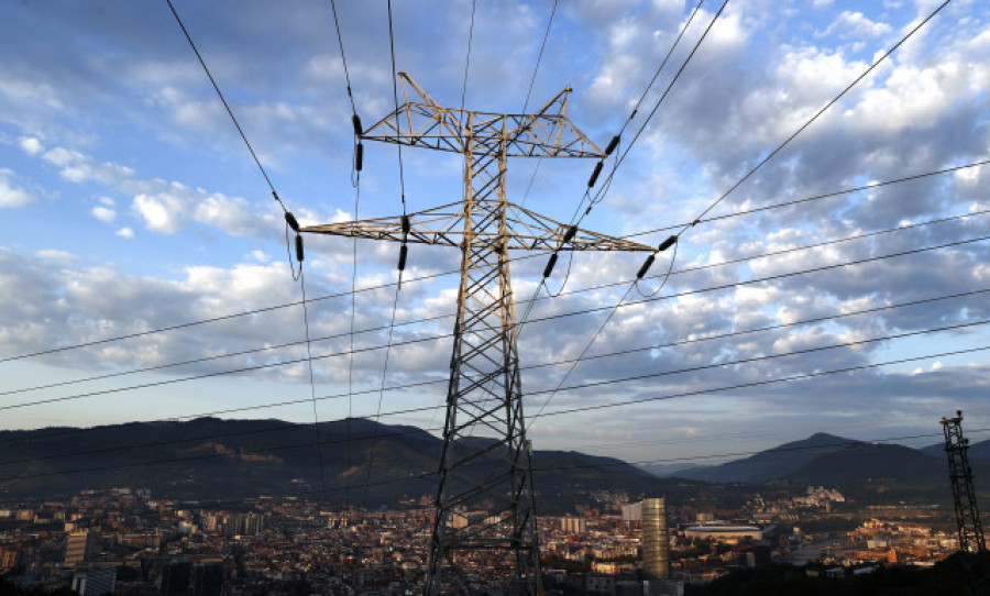 España y Portugal propondrán limitar el precio de la luz a 180 euros el megavatio hora