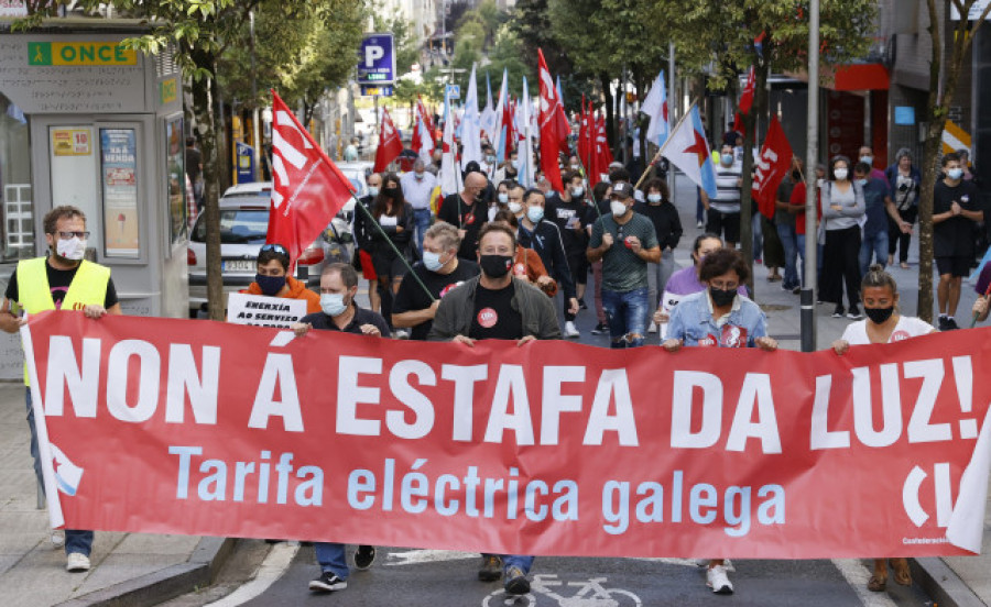 Centenares de personas exigen por toda Galicia la bajada de la factura de la luz: "la energía es un derecho universal"