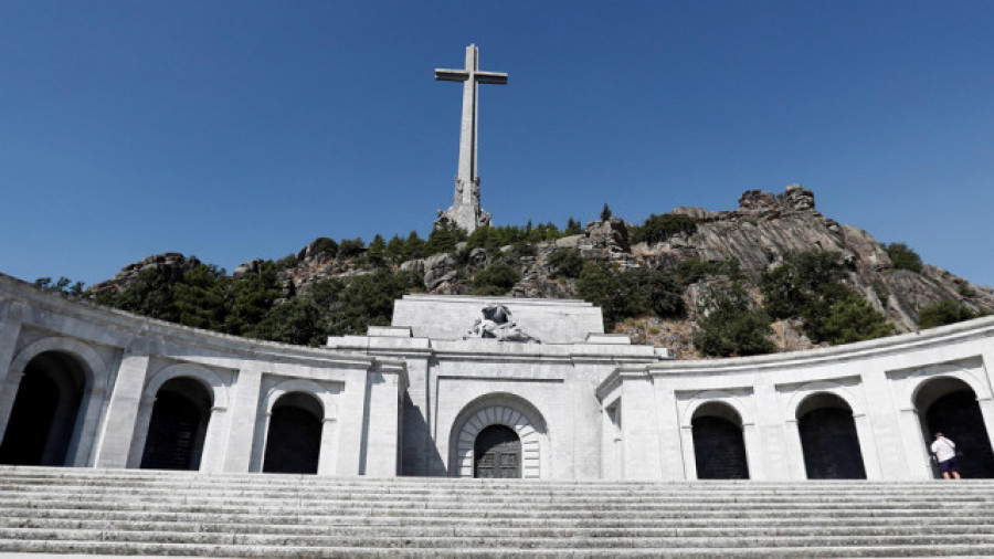 Comienza la obra previa para exhumar 77 restos en el Valle de los Caídos