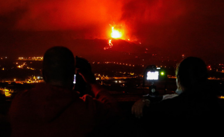 El Instituto Volcanológico de Canarias estima entre 24 y 84 días la duración de la erupción