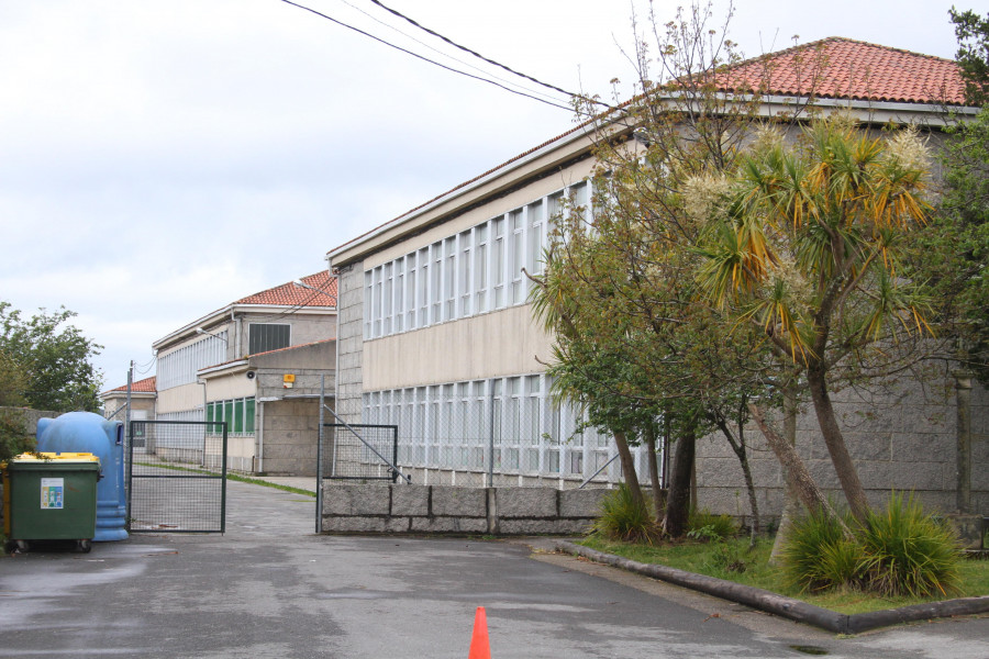 Una treintena de alumnos se quedan sin pedagogía terapéutica en Ribadumia por otro recorte