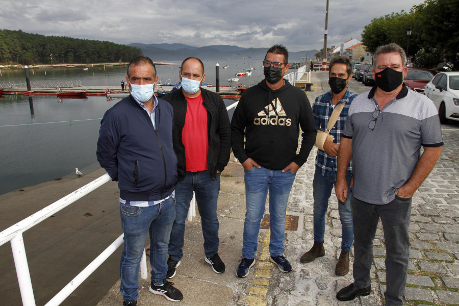 Las Cofradías temen una “catástrofe” en la Ría de Arousa por la gestión de Rañeiros