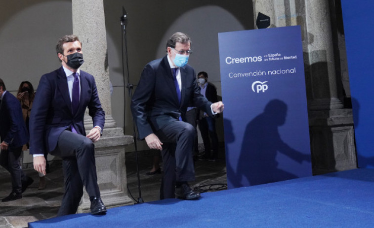 Rajoy insta a dejar la demagogia para superar la crisis y critica la reforma de las pensiones