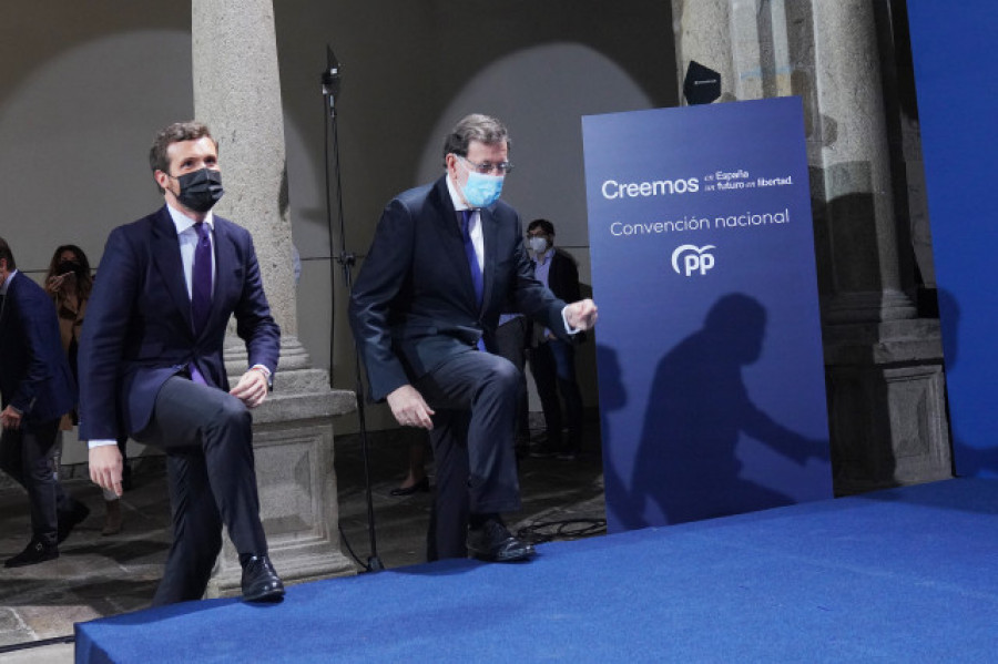 Rajoy insta a dejar la demagogia para superar la crisis y critica la reforma de las pensiones