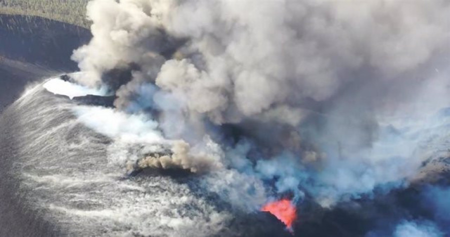 Surge una nueva boca en el volcán de La Palma