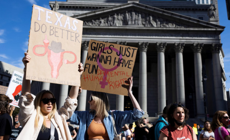 Miles de mujeres marchan en EEUU en defensa del derecho al aborto