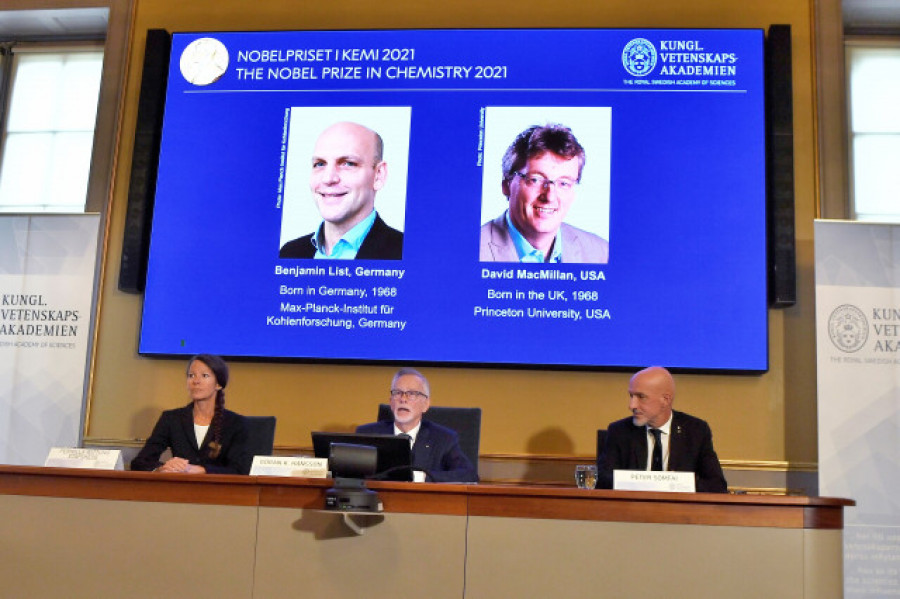 El Nobel de Química premia la organocatálisis, una herramienta para construir moléculas