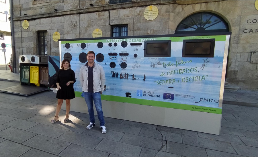 Cambados pone a girar un punto limpio móvil genérico y otro para cementerios, único en España