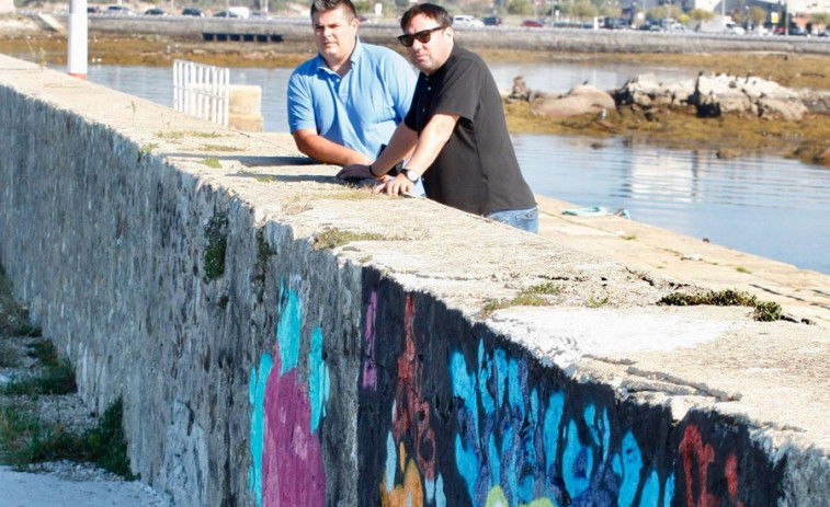 Más pintadas en Cambados y hasta un “asalto” nocturno a Fefiñáns preocupan al Concello