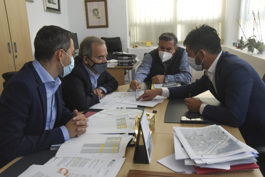 El Concello de Ribeira y Monbus acuerdan reforzar el servicio de transporte para evitar retrasos
