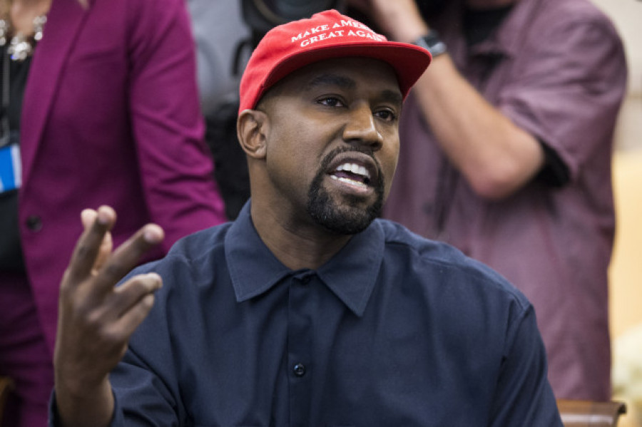 El rapero Kanye West se reinventa y ahora solo se llama Ye