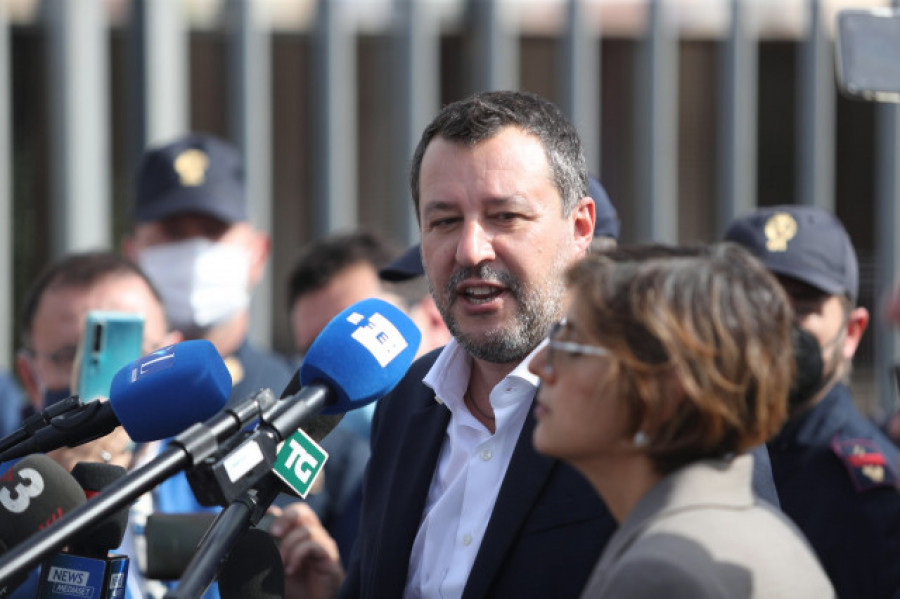 Salvini se burla de la inclusión del actor Richard Gere entre los testigos de su juicio por el 'Open Arms'