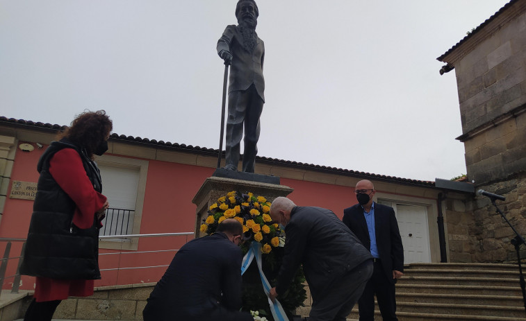 La ofrenda cívica en homenaje a Valle-Inclán refleja que su legado y figura siguen vigentes