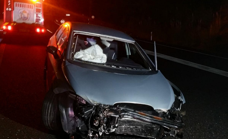 La Autovía do Barbanza, a la altura de Taragoña, registró de madrugada un aparatoso accidente