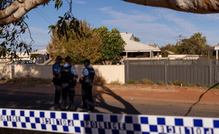 Localizan sana y salva a una niña de cuatro años desaparecida durante 18 días en Australia