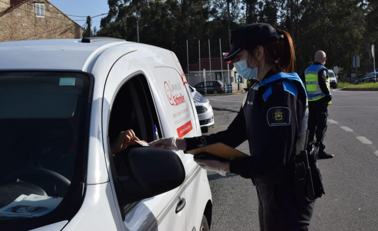 Dos conductores dan positivo en drogas en controles realizados en Ribeira