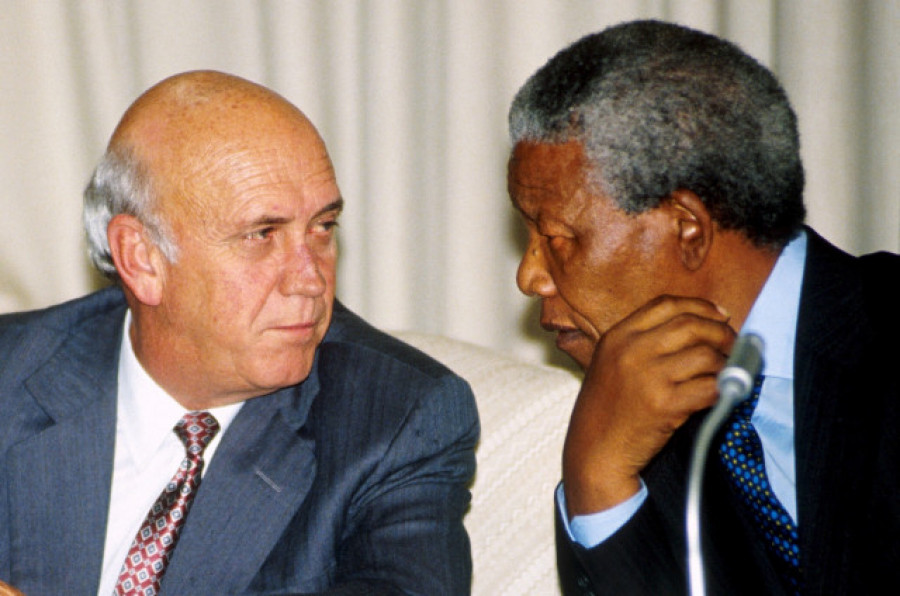 Adiós a Willem de Klerk, el afrikáner que liberó a Mandela y propició el fin del "apartheid"