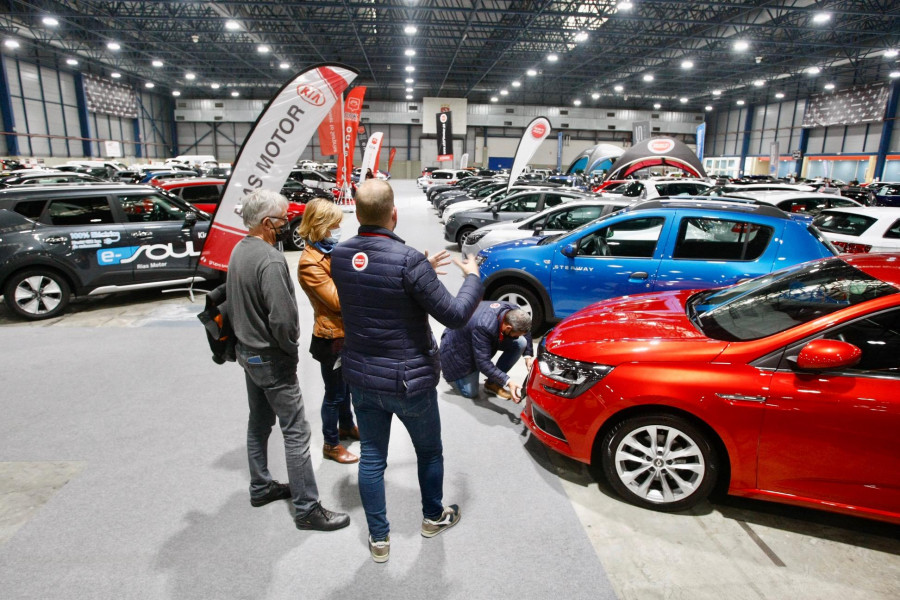 Las empresas firman sus primeras ventas en el arranque de Motor Okasión