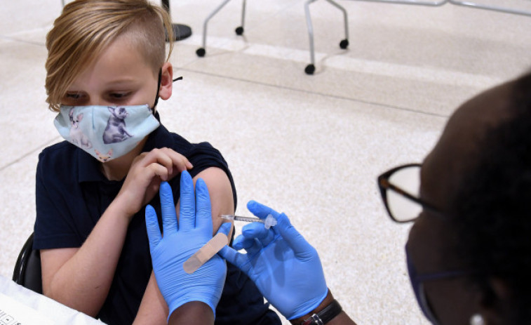 Vacunar a los hijos en Estados Unidos: entre el orgullo y el escepticismo de los padres