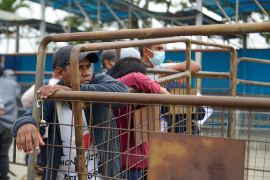 Más de medio centenar de muertos en enfrentamientos en una cárcel de Ecuador