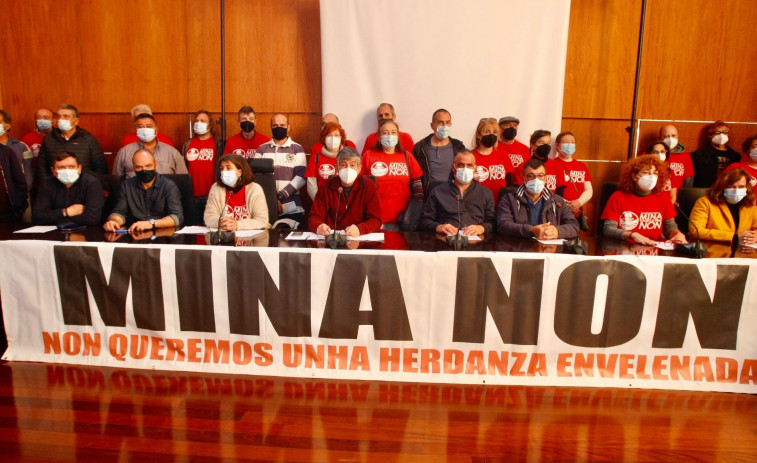 Cerca de 60 colectivos vinculados al mar piden a la Xunta que exija la restauración de la mina de Touro