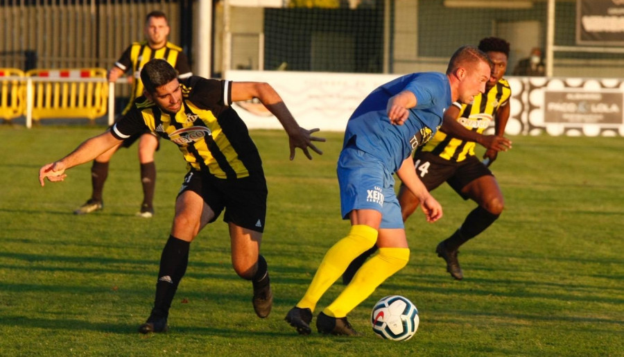 Remontada increíble del Cambados en A Senra con un “hat-trick” de Juan