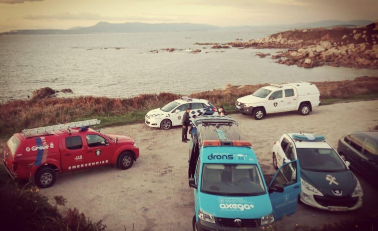 Localizan enseres del pescador en los fondos de la zona de O Carreiro donde desapareció
