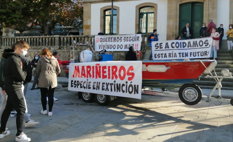 El sector del mar reclama desde Rianxo medidas para recuperar la Ría de Arousa y su productividad