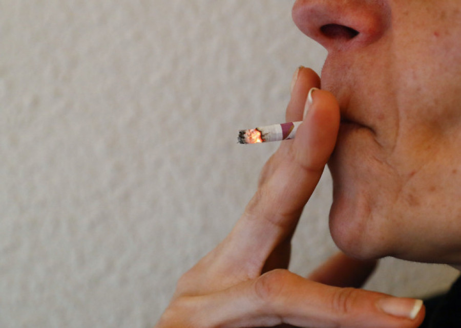 Sanidad financia un tratamiento para dejar de fumar en 25 días