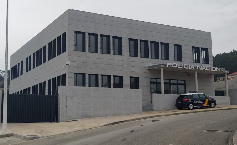 La Policía Nacional de Ribeira hace efectivo desde hoy su traslado a la nueva comisaría en O Touro