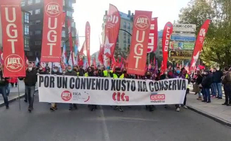 El sector de la conserva se une en Vilagarcía para reclamar un convenio justo