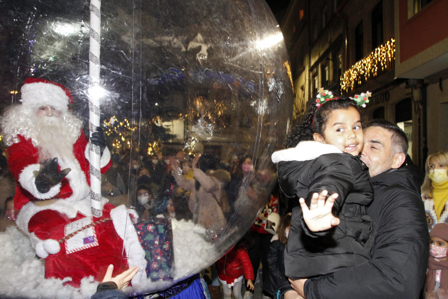 Vilagarcía adelantó la llegada de Papá Noel y programa tres citas de autocine navideño