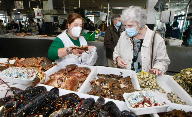 La Praza de Abastos de Vilagarcía expone su marisco para Nochebuena