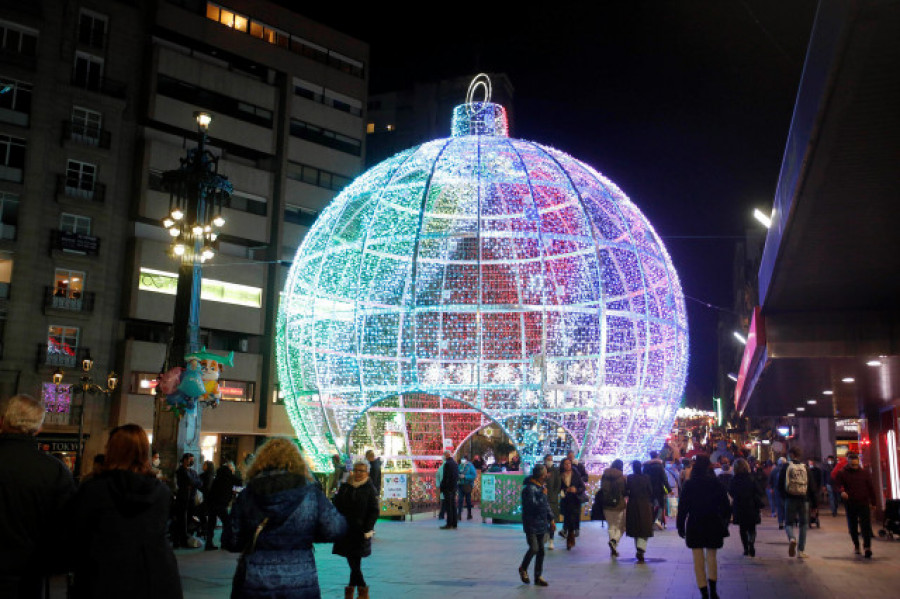 Abel Caballero retrasa el apagado de las luces de Navidad de Vigo al domingo 15