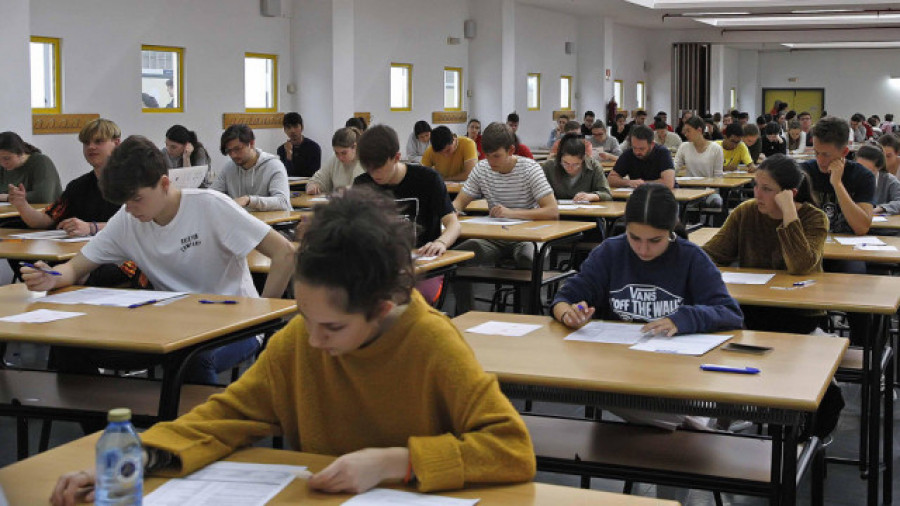La Xunta convoca las ayudas para los universitarios con dificultades económicas para continuar los estudios este curso