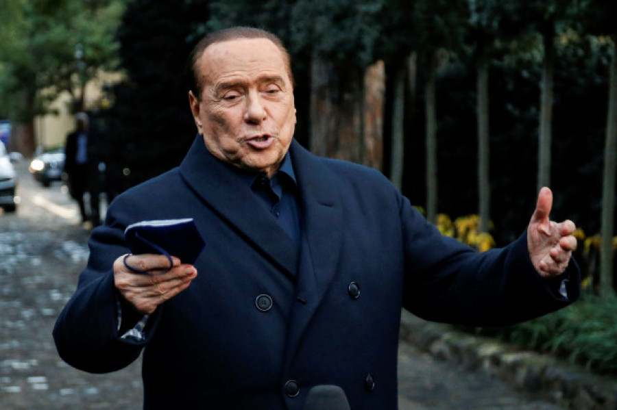 Berlusconi tantea sus opciones de ser presidente de Italia ante el silencio de Draghi