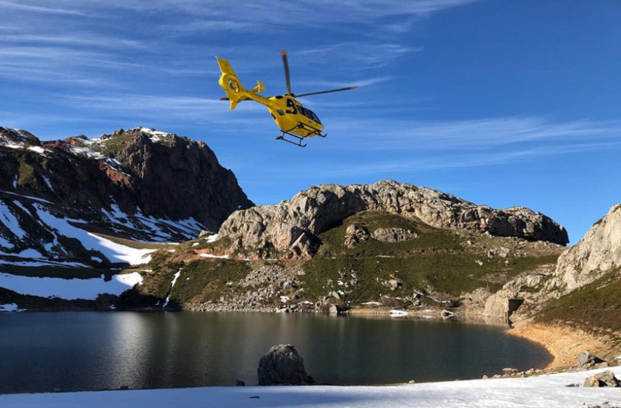 Fallece en Asturias un joven de Meis al caer por un terraplén en una ruta de montaña