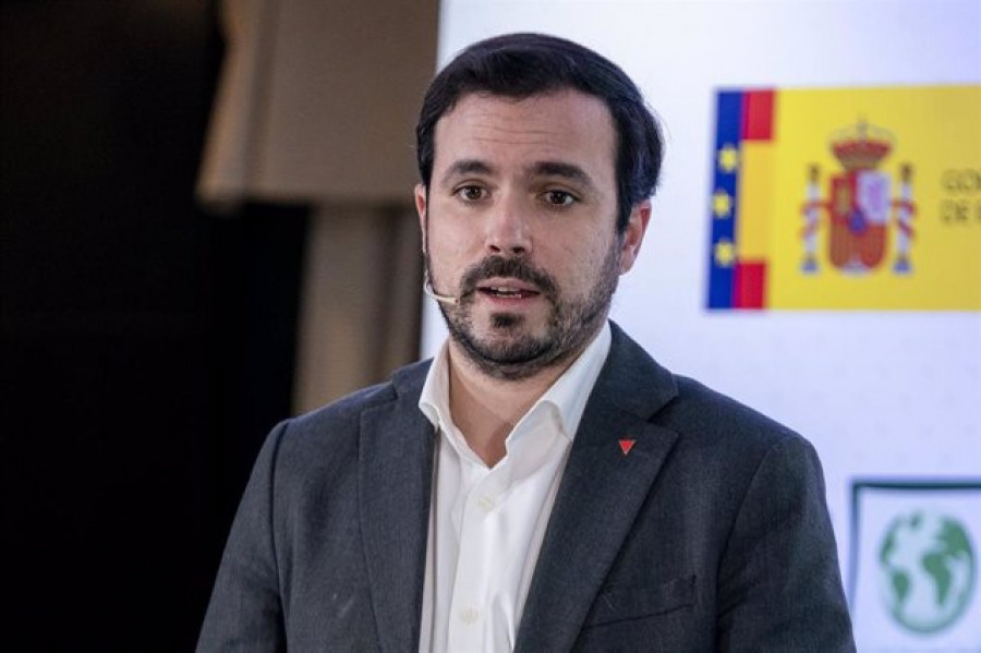 Garzón insiste que su postura sobre las macrogranjas es la del Gobierno y acusa a Lamban de usar chascarrillos