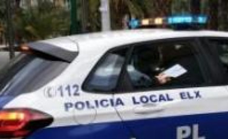 La Policía detiene a un menor de 16 años por amenazar a su madre con una catana en Elchee