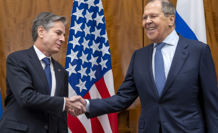 Lavrov y Blinken se reúnen para rebajar tensión en torno Ucrania